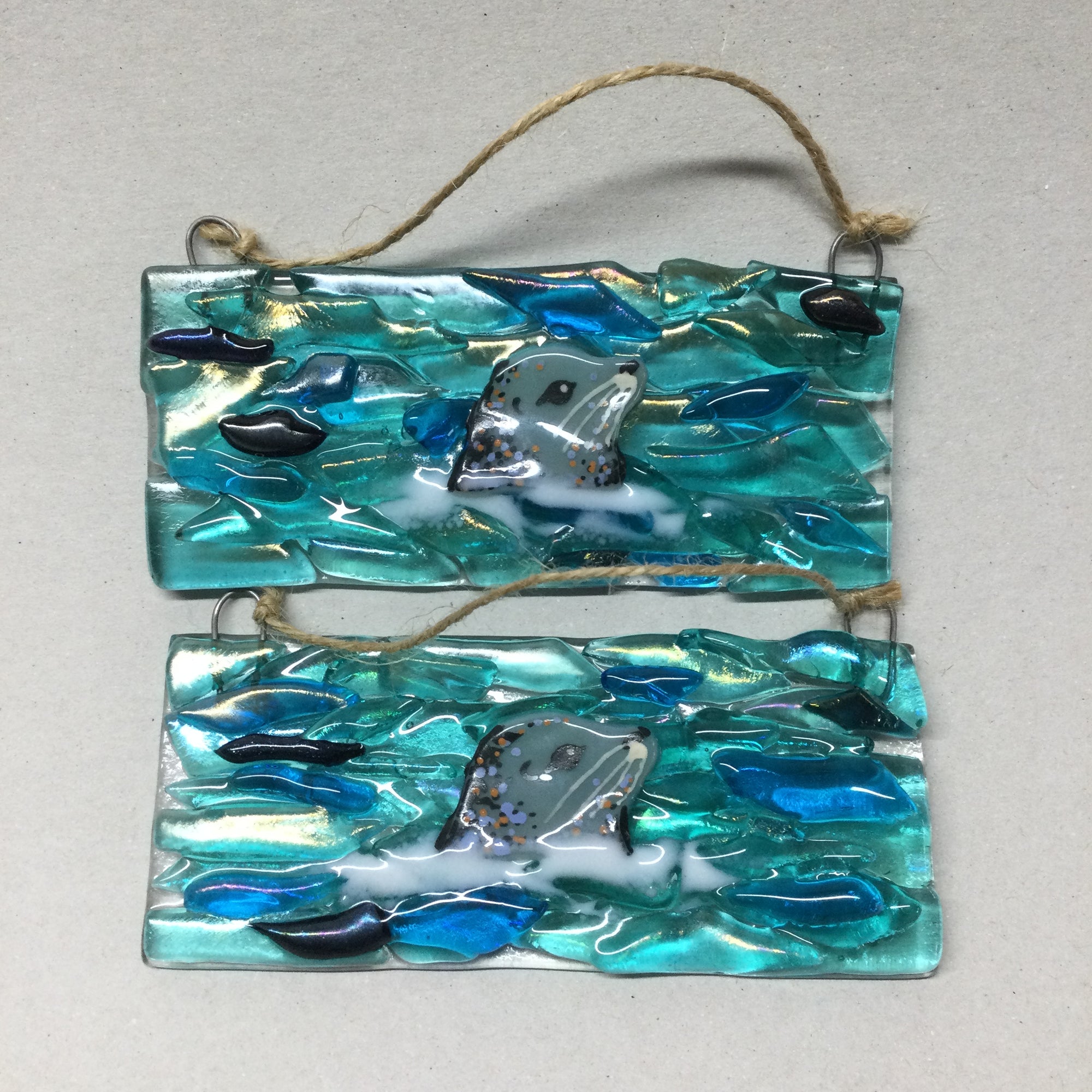 Seal Small Hanger