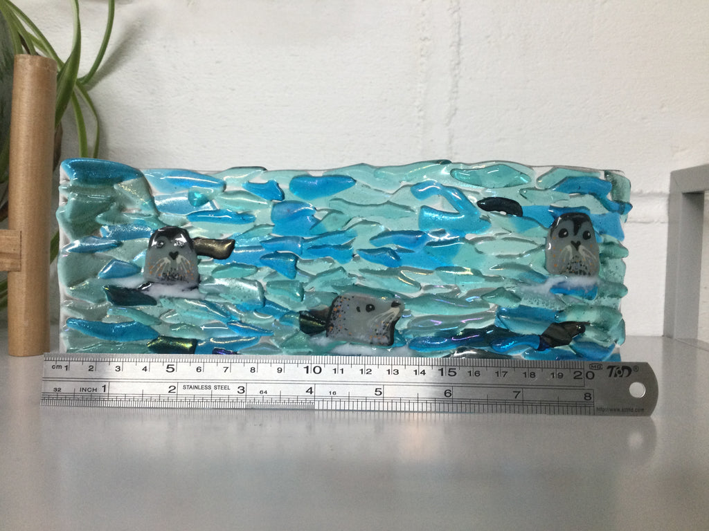 9cm Trio of Seals Freestanding Wave